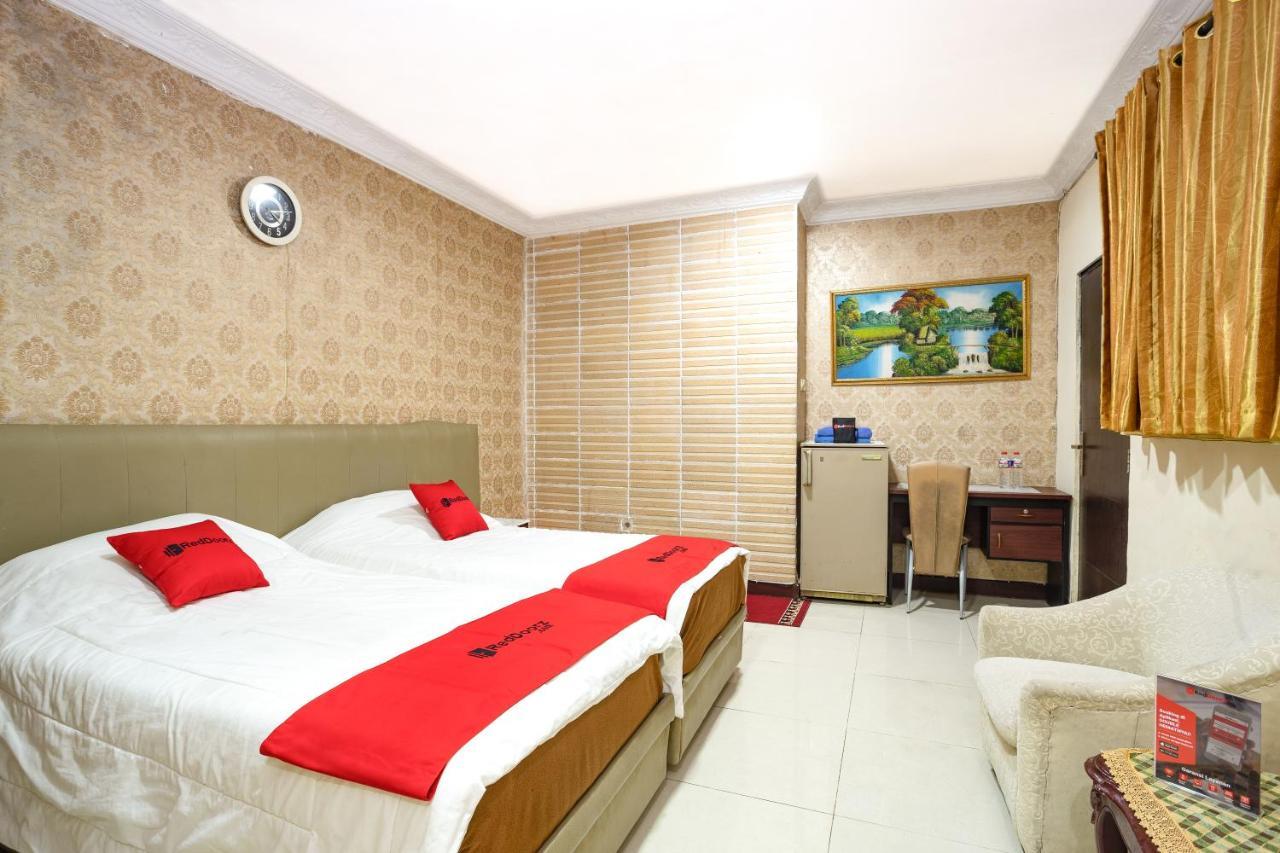 Reddoorz Near Rs Cikini Jakarta Exteriör bild